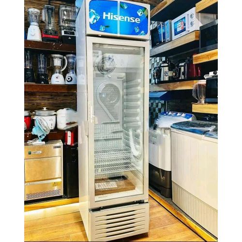 HISENSE SHOWCASE CHILLER FRIDGES 192lThe Hisense 192L  Showcase Fridge keeps your drinks cool and easy to see. It cools fast and saves power. Because of its clear glass door, you can check stock witho