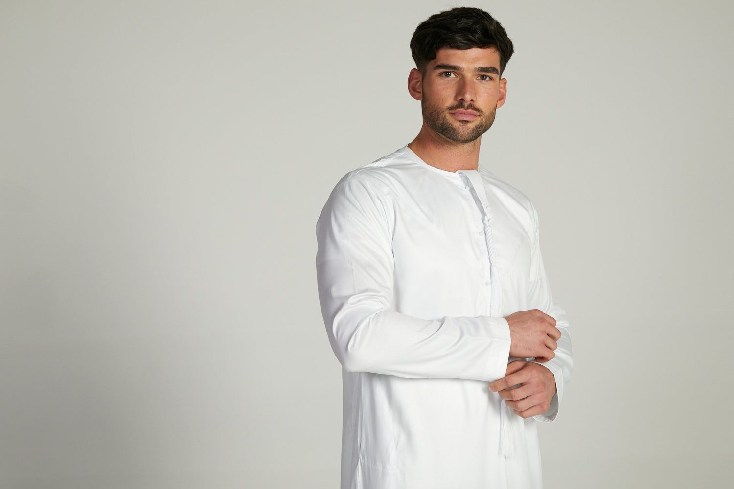 Limited Time Offer! Premium Emirati Thobe/Kanzu – Elegant White  Kanzu Attire for Men