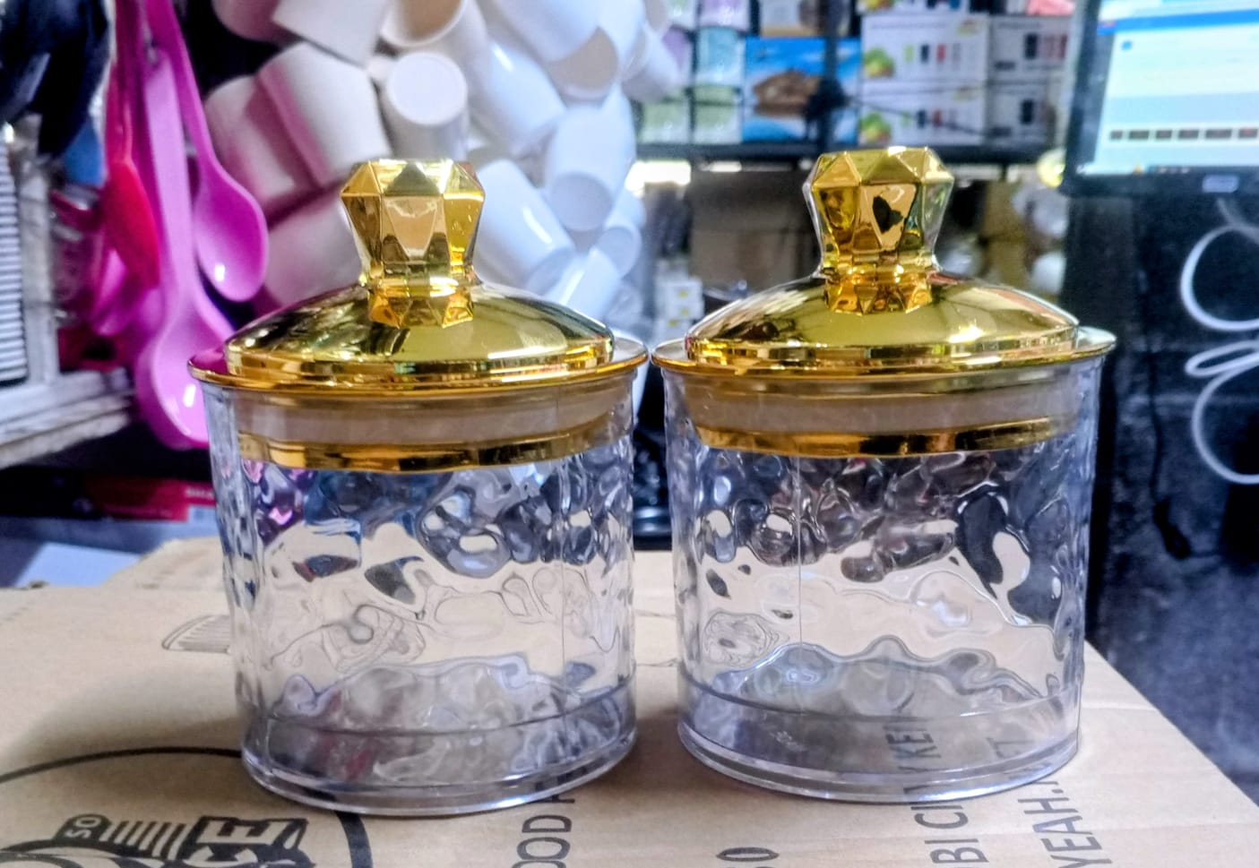 1pc Beautiful Glass Sugar Dish Sugar Container Sugar Storage Container with a Gold Lid