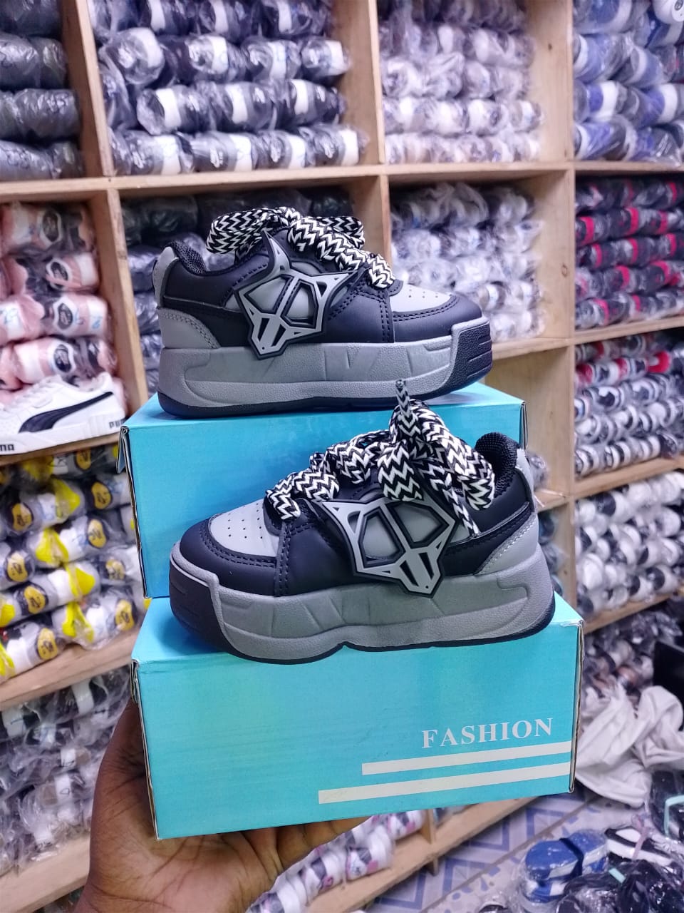 New Arrival KIDS NAKED WOLFE High Quality Comfortable Unisex Sneakers Girls and Boys Sports Shoes Sizes 25-36