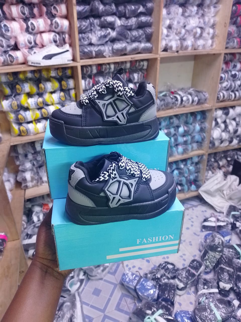 New Arrival KIDS NAKED WOLFE High Quality Comfortable Unisex Sneakers Girls and Boys Sports Shoes Sizes 25-36