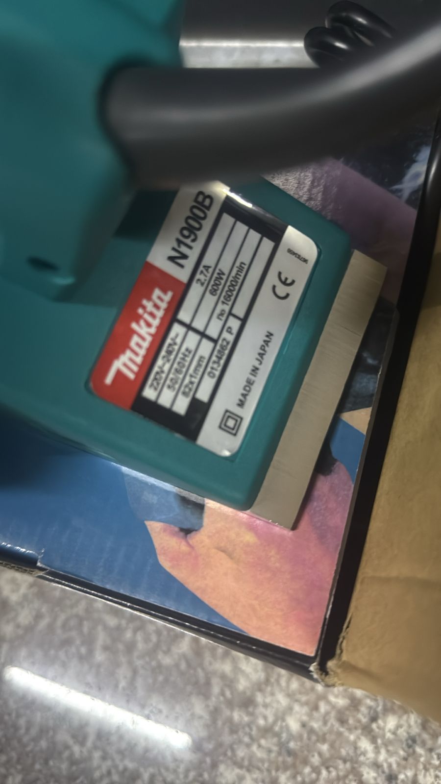 PLANER. Makita Electric Planer Engineering Plastic Handheld, blades apply to table top and hand held, portable planers. Fits for soft woods, hard wood, ply-wood board etc.