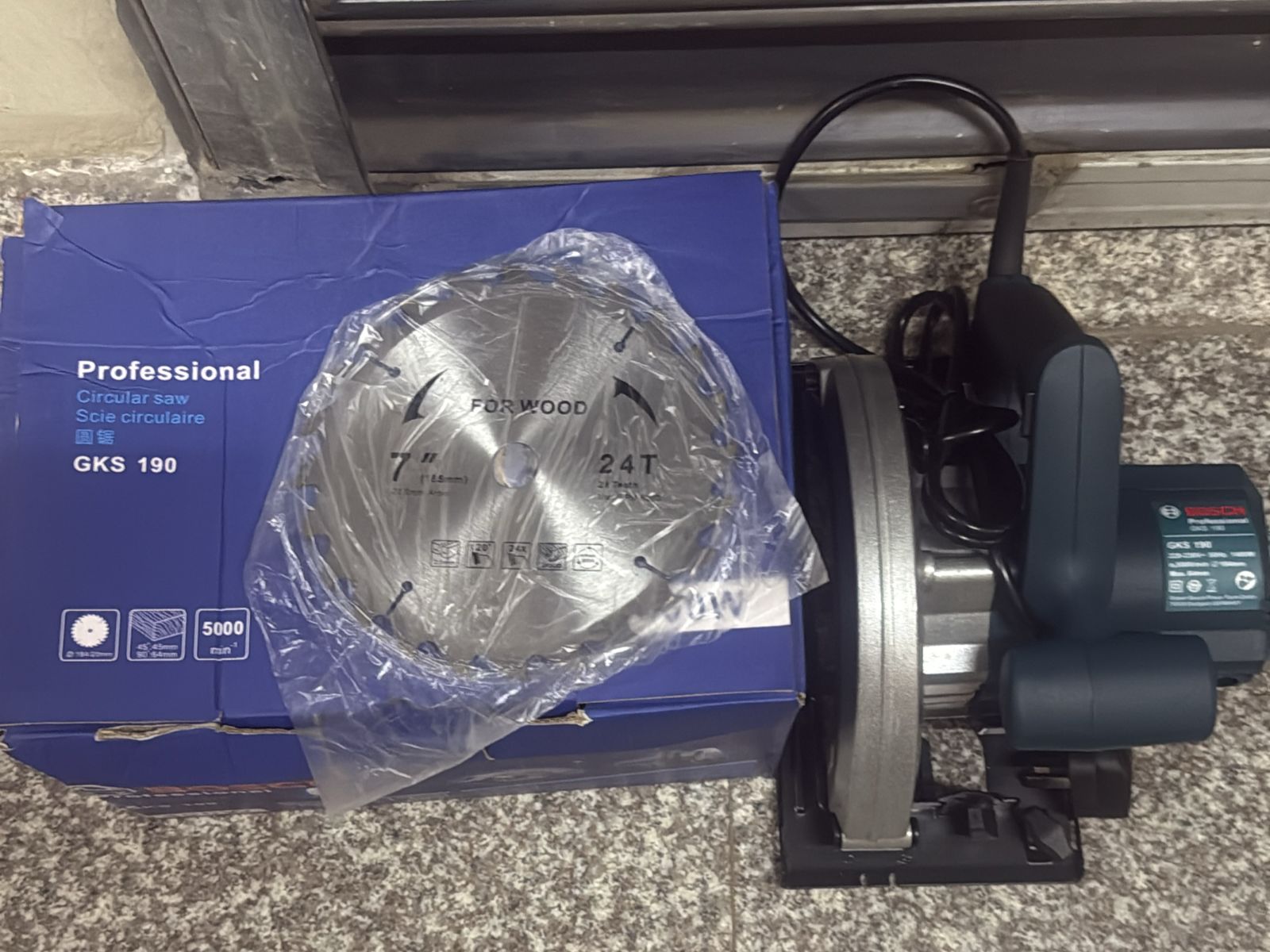 SAW. Bosch Electric Circular Saw machine 185mm 7" with blade for cutting wood sheets for home and professional use, Adjustable cutting depth, Adjustable bevel cutting.