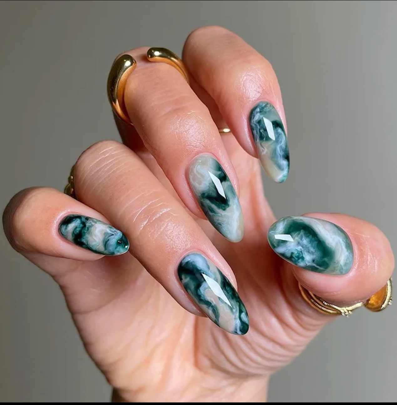 24Pcs Short Almond False Nails Press on Colourful Halo dyeing Wearable Blue Starry Sky French Fake Nails Set Manicure Nail Art
