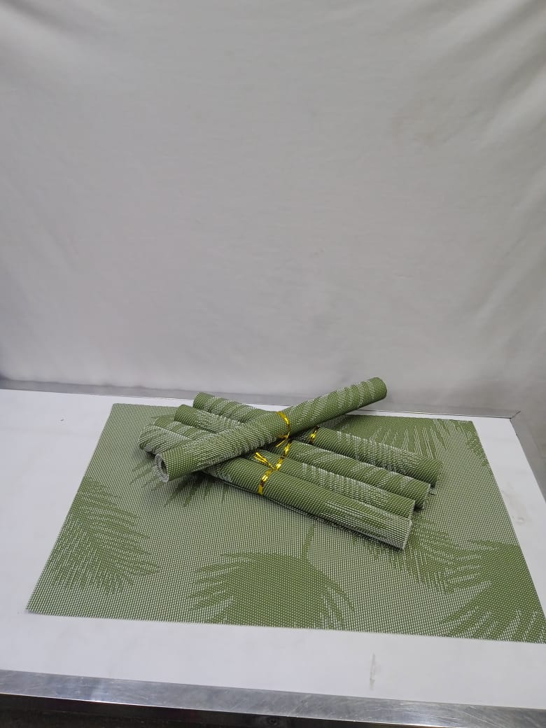 Set of 6pcs PVC Kitchen & Dining Table Mats with Decorative Lines – Durable, Easy-Clean Placemats for Practical Style and Effective Table Surface Protection