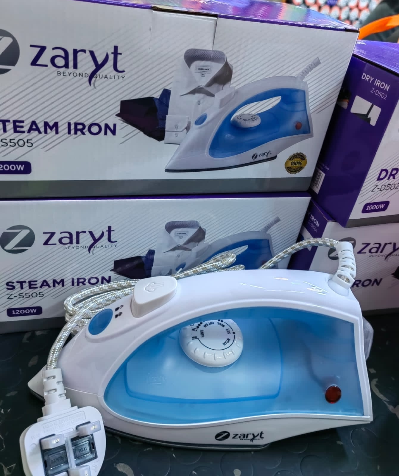 IRON BOX. Generic Durable Ceramic soleplate scratch-resistant steam iron/pasi BEST QUALITY SELLING AT A WHOLASALE PRICES KSH 1899