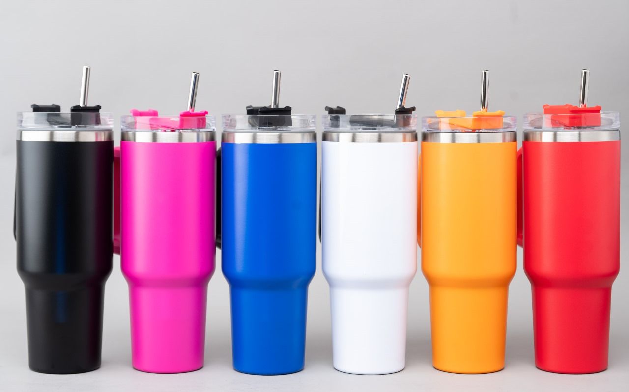 New Stanley Cup Mug/Flask With Car Cup Holder Belly - Insulated Travel Tumbler                                                                                                                         .