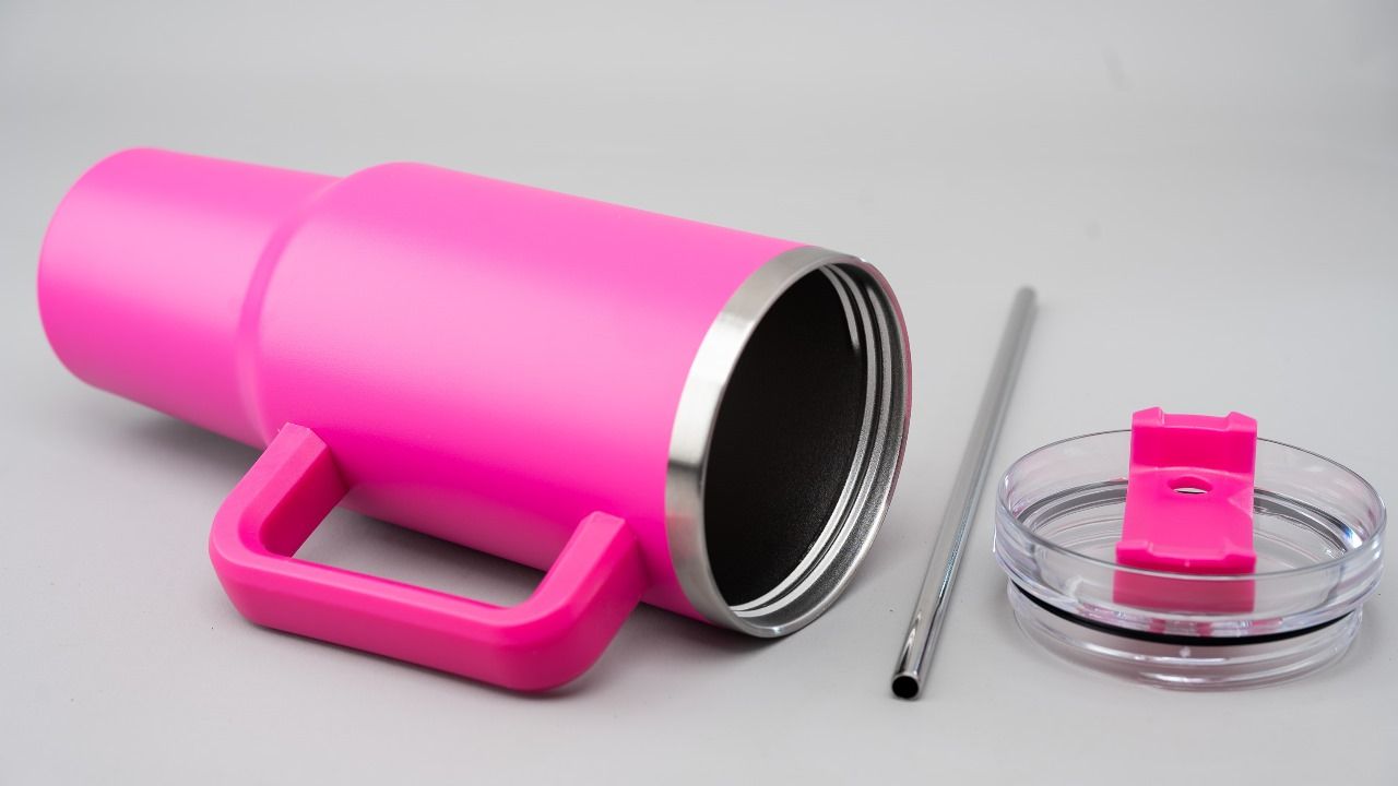 New Stanley Cup Mug/Flask With Car Cup Holder Belly - Insulated Travel Tumbler                                                                                                                         .