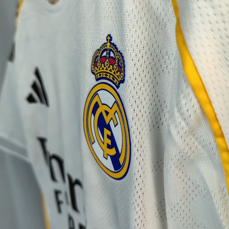 New Real Madrid Home Jersey 2025-2026 La liga Season - Player Version Kit 🔥 Football Soccer Jersey Shirt.