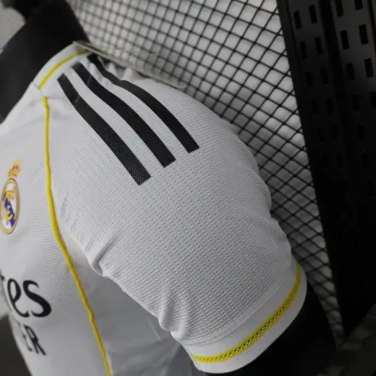 New Real Madrid Home Jersey 2025-2026 La liga Season - Player Version Kit 🔥 Football Soccer Jersey Shirt.
