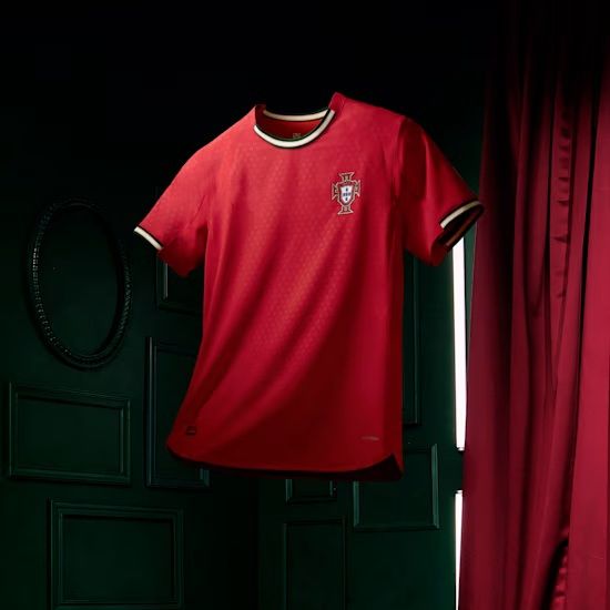 Cristiano Ronaldo Portugal Jersey For Children/Kids - CR7 Kit                                       .