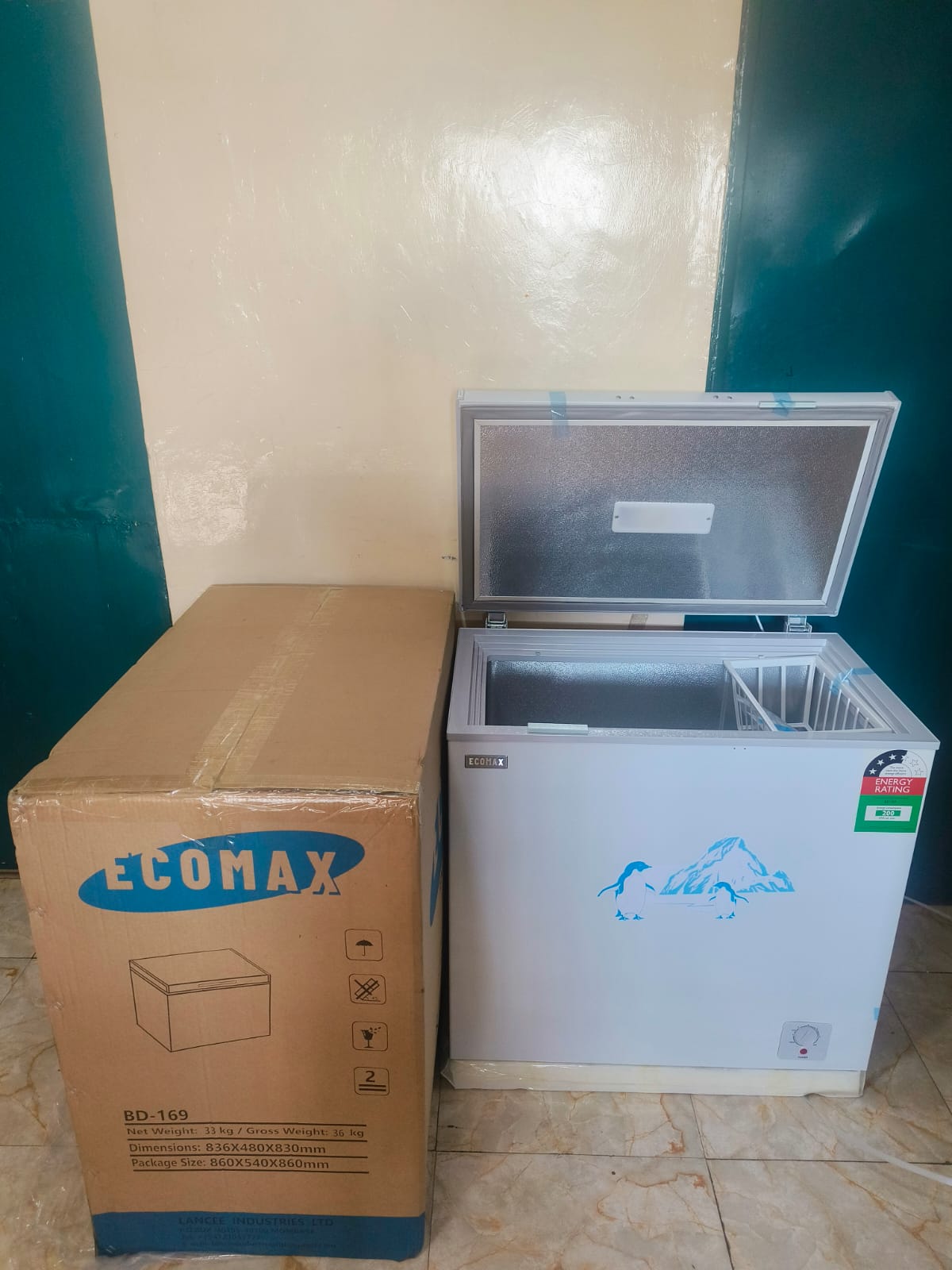 CLEARANCE OFFER Ecomax Chest Freezer 169Litres Plus 5M 6 Way JSB Gift and Freezer Guard