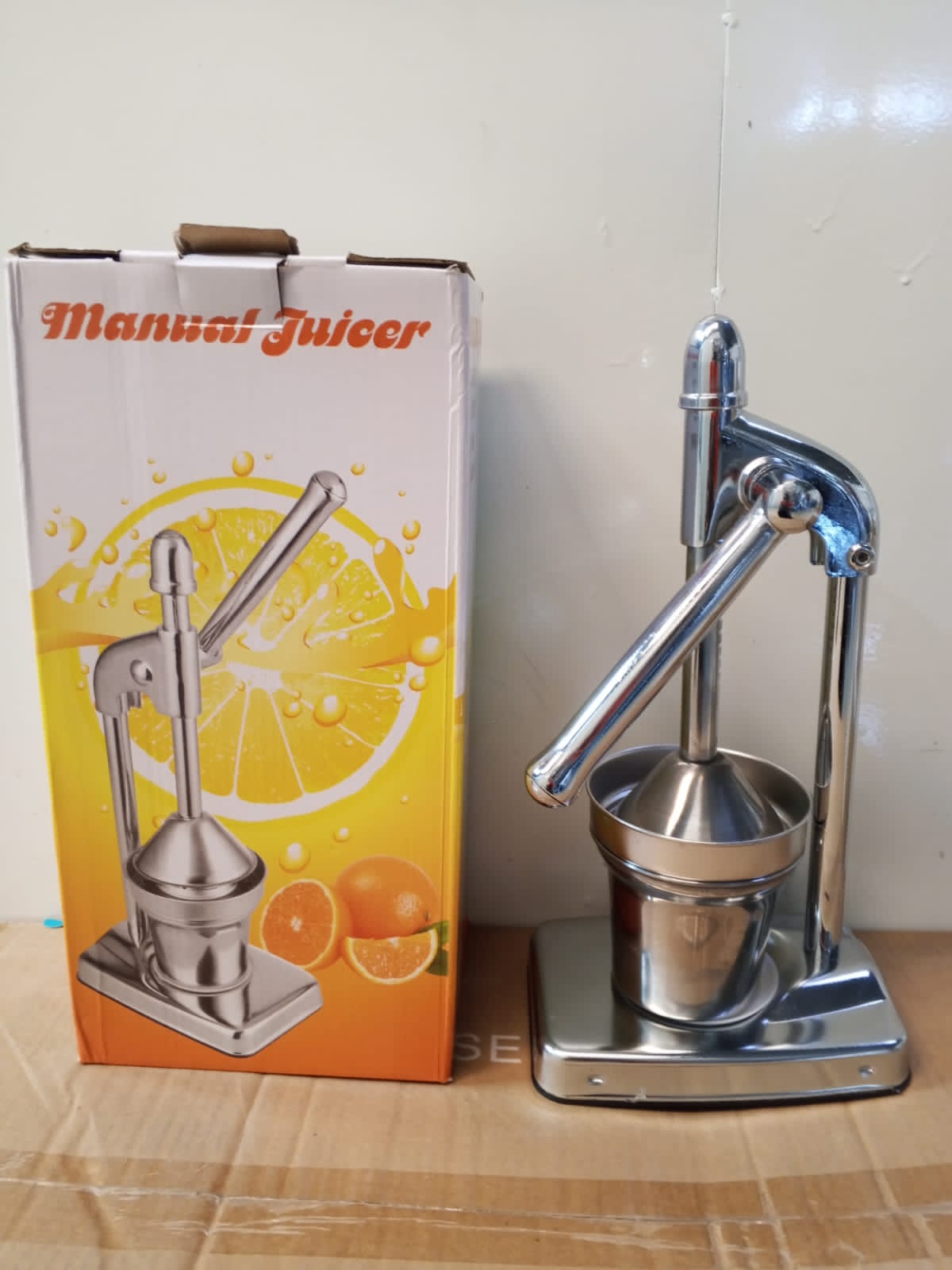 Manual juicer Manual juicer orange lemon lime ang grapes  and others Best results cut fruit then make slits 1/4 to 1/2 To make it more flexible to be squeezed