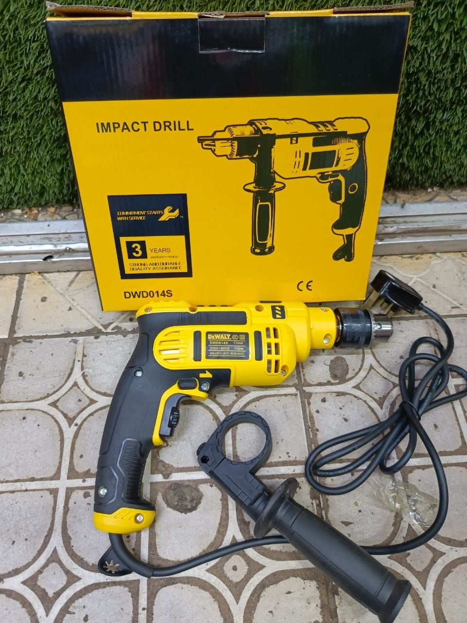 dewalt impact drill 700w