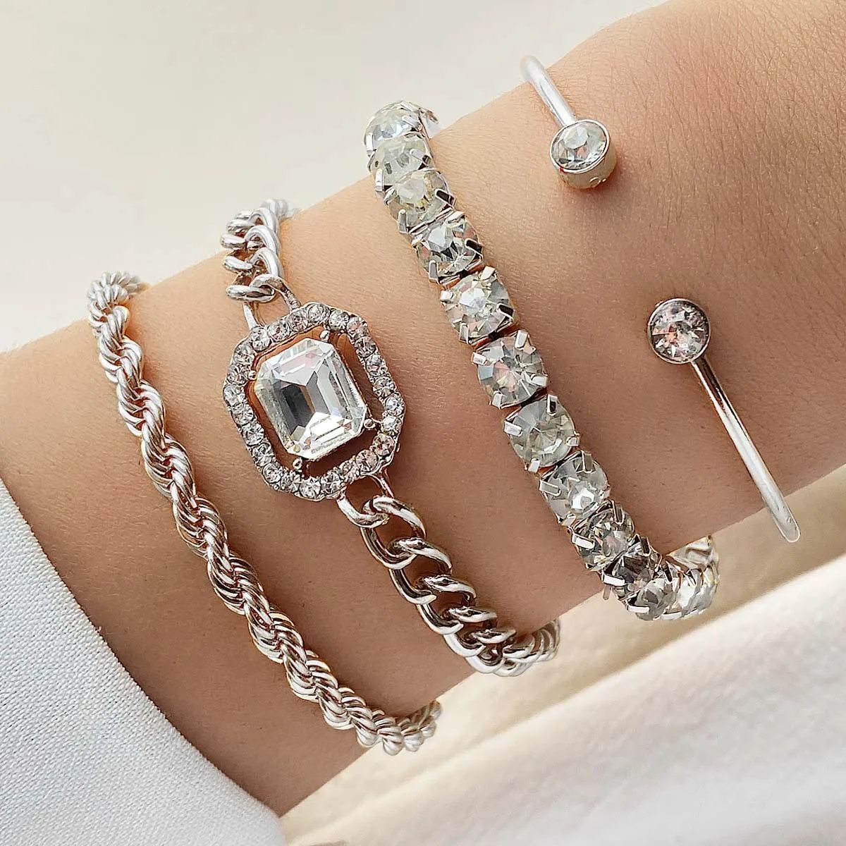 4 Piece Set New Hot Selling Luxurious Girl's  Bracelets for Women Crystal Shiny Adjustable Opening Chain Bracelets Punk Bangle Fashion Jewelry