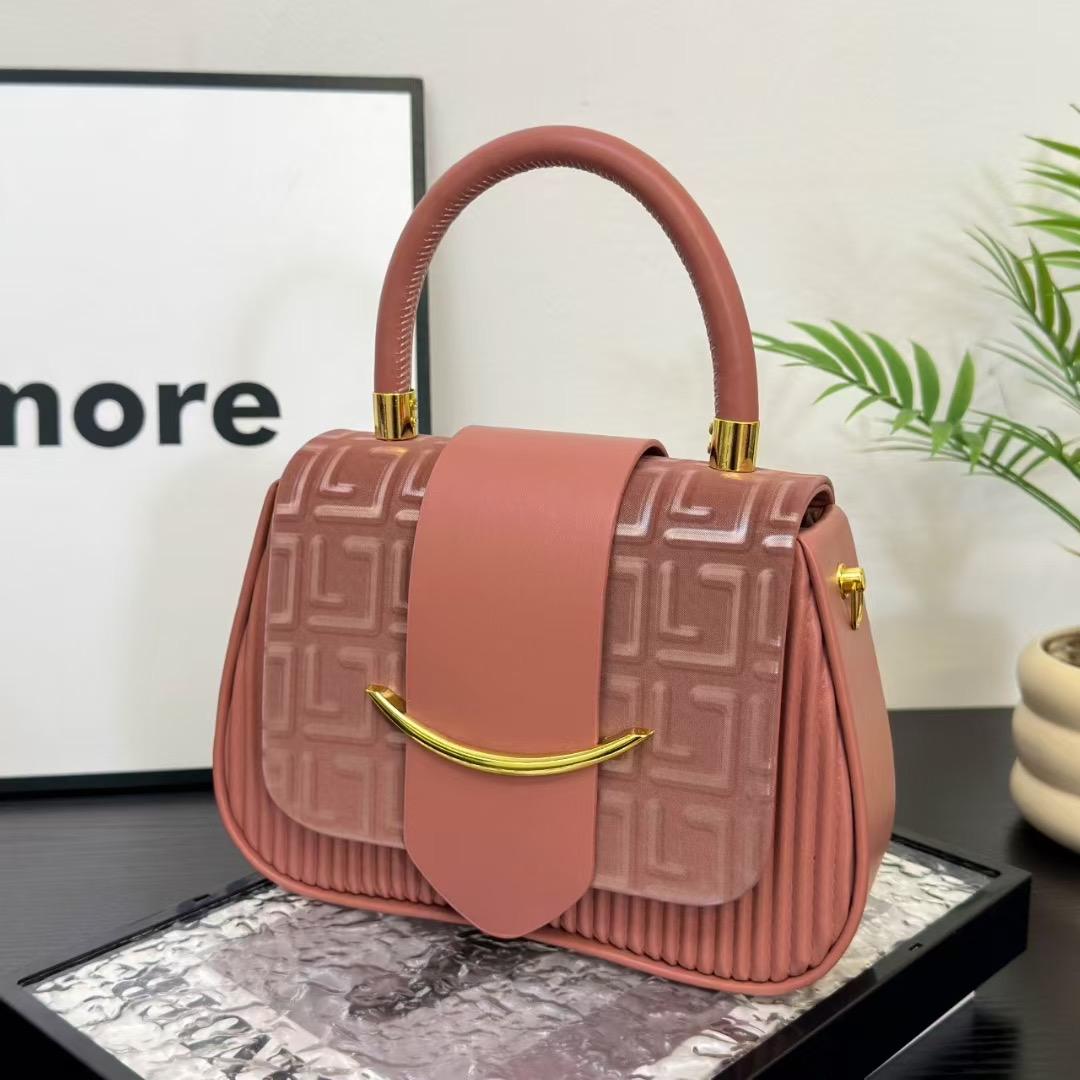 Trendy Handbags for Women in Kenya: The  world of women’s fashion in Kenya, handbags are more than just accessories—they are expressions of personal style, confidence, and sophistication