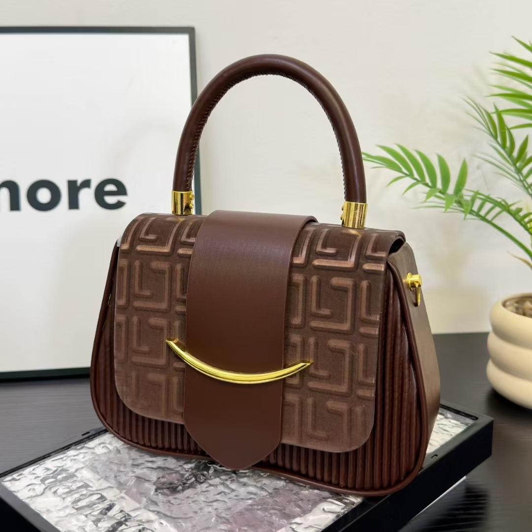 Trendy Handbags for Women in Kenya: The V954# Collection In the world of women’s fashion in Kenya, handbags are more than just accessories—they are expressions of personal style, confidence.