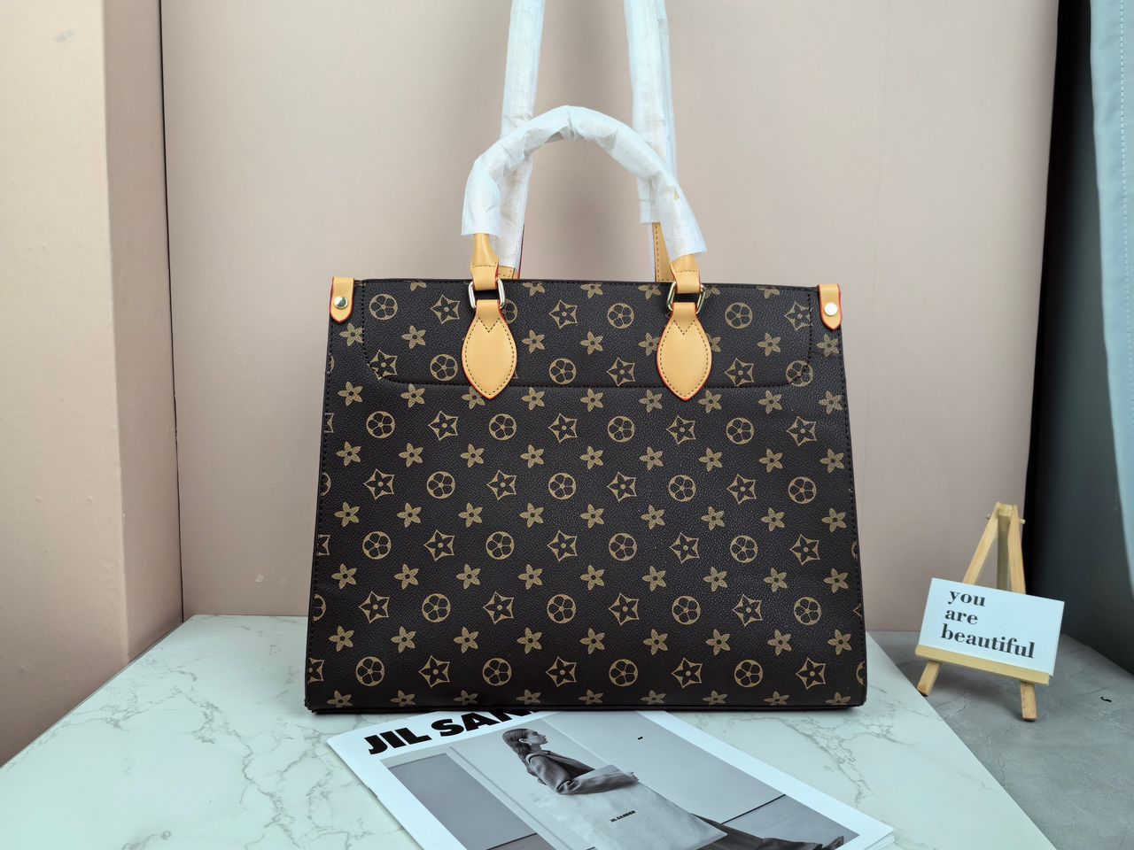 LADIES TOTE BAG KENYA, WOMEN’S HANDBAGS KENYA, STYLISH TOTE BAGS NAIROBI, AFFORDABLE HANDBAGS KENYA, QUALITY LADIES BAGS KENYA, SPACIOUS HANDBAG FOR WOMEN, OFFICE BAG FOR LADIES KENYA.