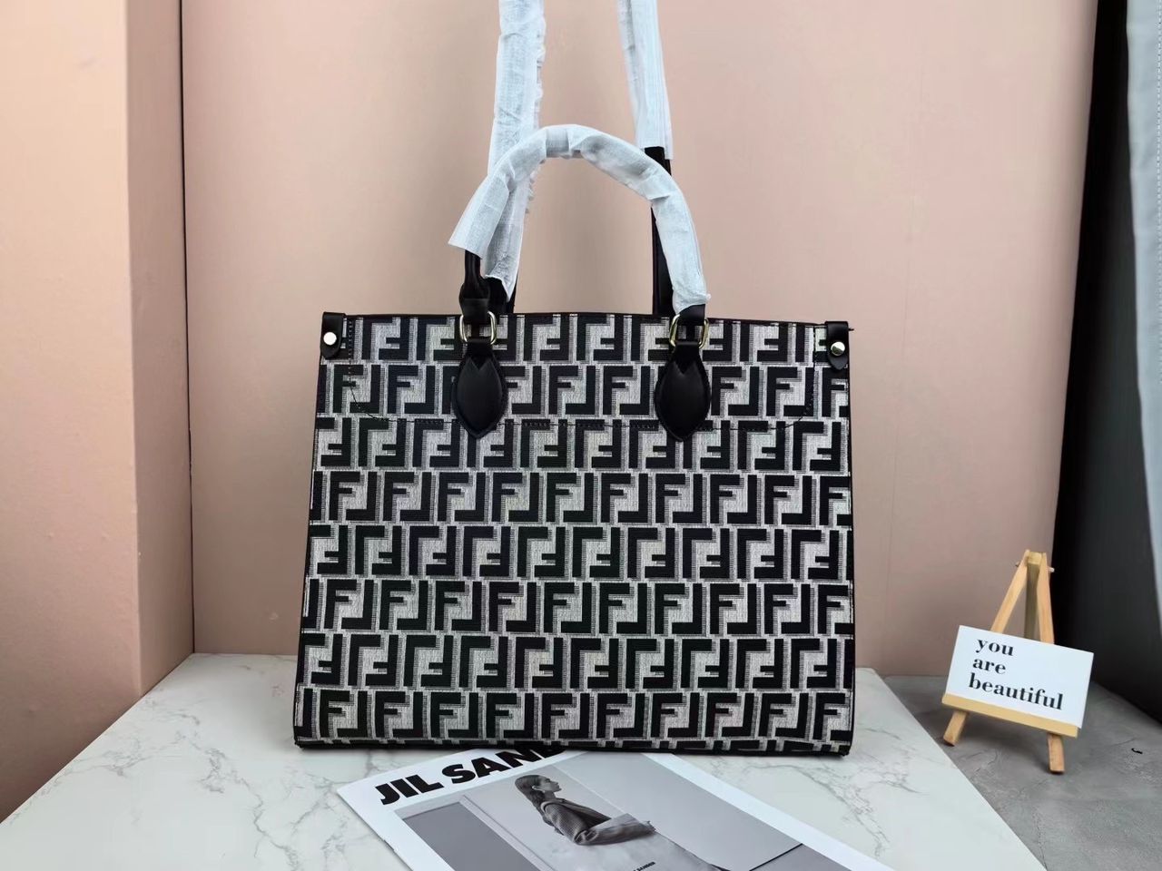 LADIES TOTE BAG KENYA, WOMEN’S HANDBAGS KENYA, STYLISH TOTE BAGS NAIROBI, AFFORDABLE HANDBAGS KENYA, QUALITY LADIES BAGS KENYA, SPACIOUS HANDBAG FOR WOMEN, OFFICE BAG FOR LADIES KENYA.