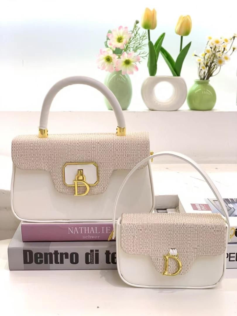 Add elegance and charm to your accessory collection with this beautiful women’s two-piece handbag set, designed for ladies who love stylish, classy, and versatile fashion
