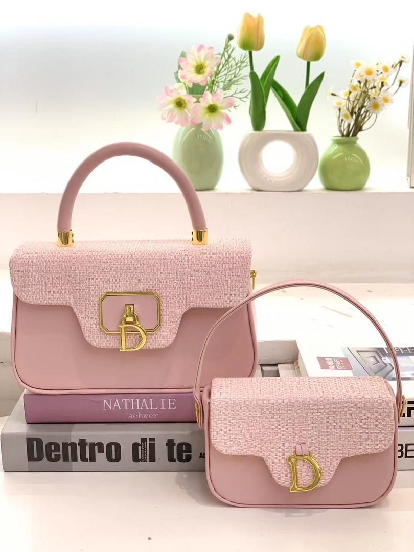 Add elegance and charm to your accessory collection with this beautiful women’s two-piece handbag set, designed for ladies who love stylish, classy, and versatile fashion