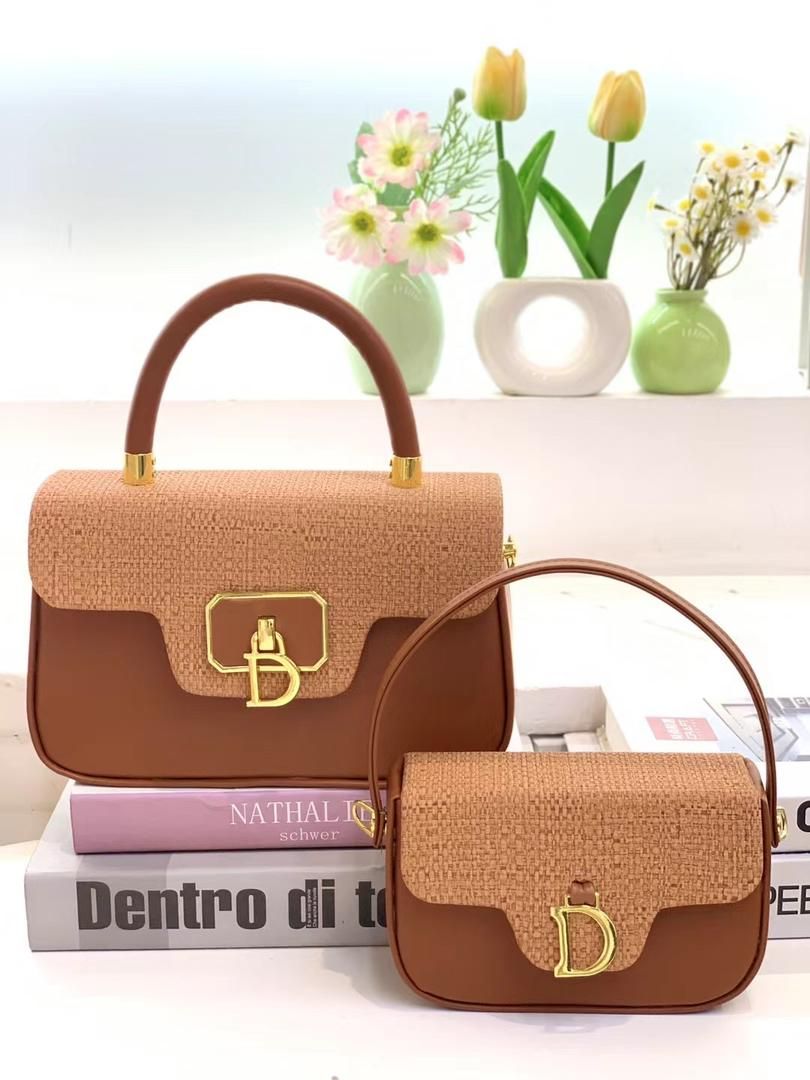 Add elegance and charm to your accessory collection with this beautiful women’s two-piece handbag set, designed for ladies who love stylish, classy, and versatile fashion