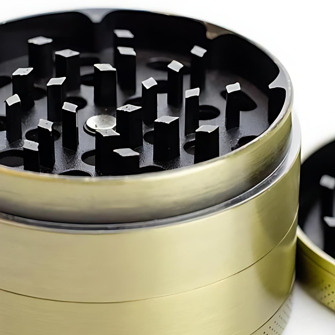 3-Layer Manual Herb Grinder for Tobacco and Spices – Durable Crusher for Kitchen and Smoking Accessories, Easy-to-Use Design, Portable and Efficient Grinding Tool for Everyday Use