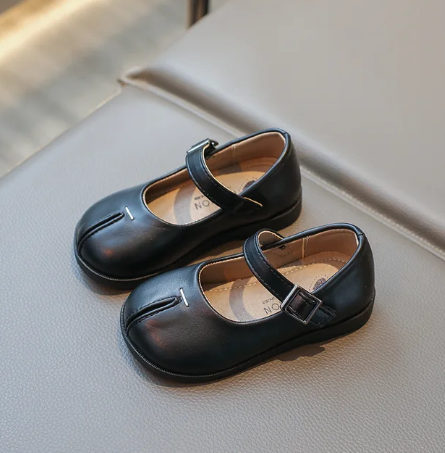 1Pair New Children Leather Shoes for Girls Shoes Kids Soft Bottom Anti-skid Outside Walking Shoes Split Toe Prom Party Footwear