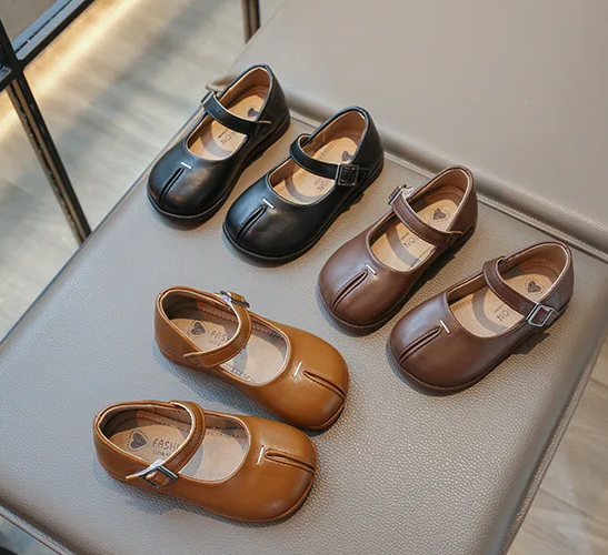 1Pair New Children Leather Shoes for Girls Shoes Kids Soft Bottom Anti-skid Outside Walking Shoes Split Toe Prom Party Footwear