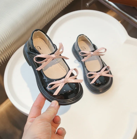 1Pair Kids Princess Shoes with Pink Bow Girls' Fashion Little Leather Shoes for Party Wedding Children Dance Shoes Soft Sole