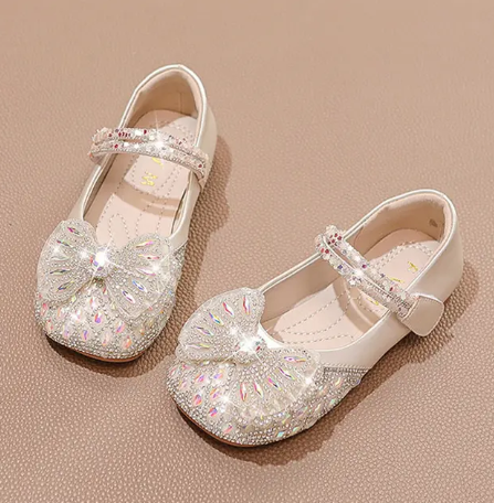 1Pair Summer Girls Sandals Fashion Sequins Rhinestone Butterfly Bow Girls Princess Shoes Baby Girl Shoes Flat Heel Sandals