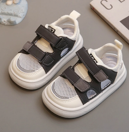 1Pair Summer Sport Sandals for Children Ergonomics Summer Toddler Shoes Soft-soled Non-slip Beach Sandals for Kids Boys Girls