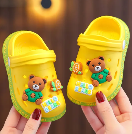1Pair Children Slippers Playful Cartoon Kids Clog Shoes with Holes for Summer Girls and Boys Soft-Soled Non-Slip Indoor Slippers New