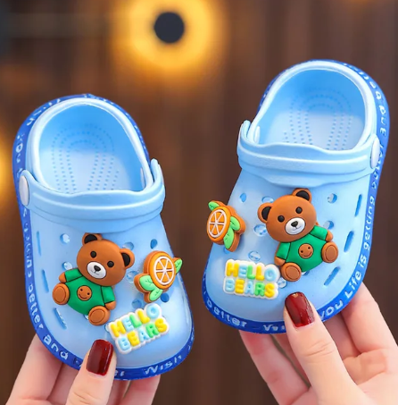 1Pair Children Slippers Playful Cartoon Kids Clog Shoes with Holes for Summer Girls and Boys Soft-Soled Non-Slip Indoor Slippers New