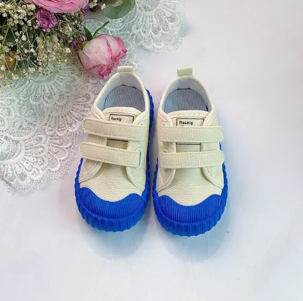1Pair Children's Canvas Shoes Smiling Casual Shoes Spring Children's Shoes