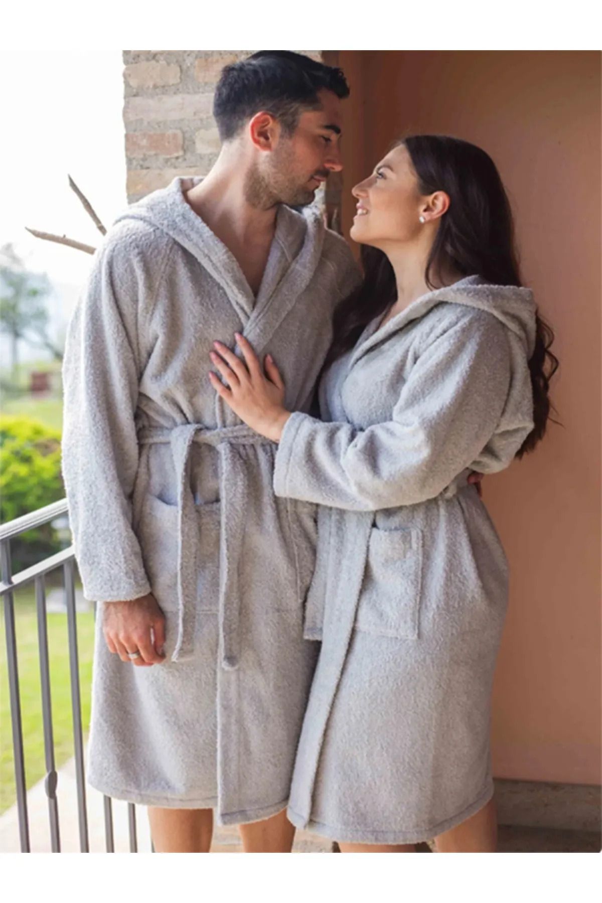 Cotton Towel Bathrobe Robe with Hoodie-unisex - High quality towel Durable Heavy Soft and smooth texture Fade resistant Easy to absorb water Made of 100% cotton