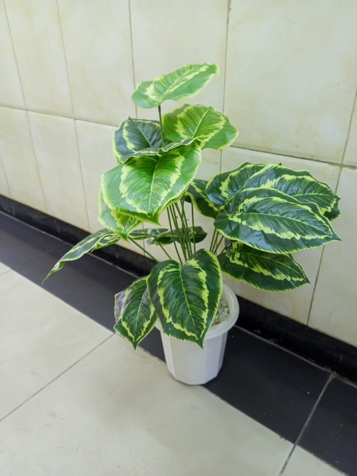 Artificial  Flower with Decor stones and Vase - add a luxurious touch to your interior setting and the same time,