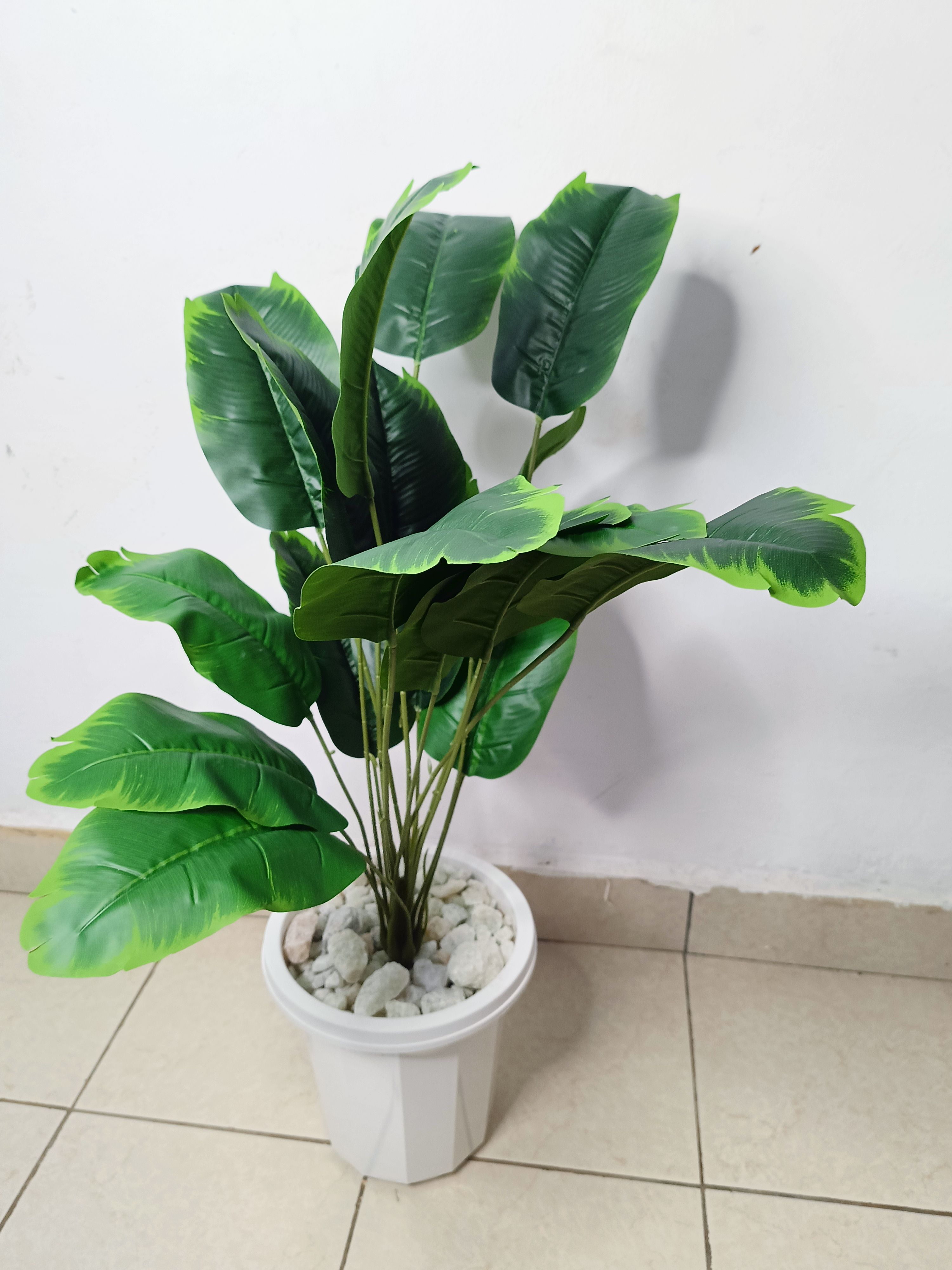 Artificial Banana Patches  Flower with Decor stones and Vase - add a luxurious touch to your interior setting and the same time,