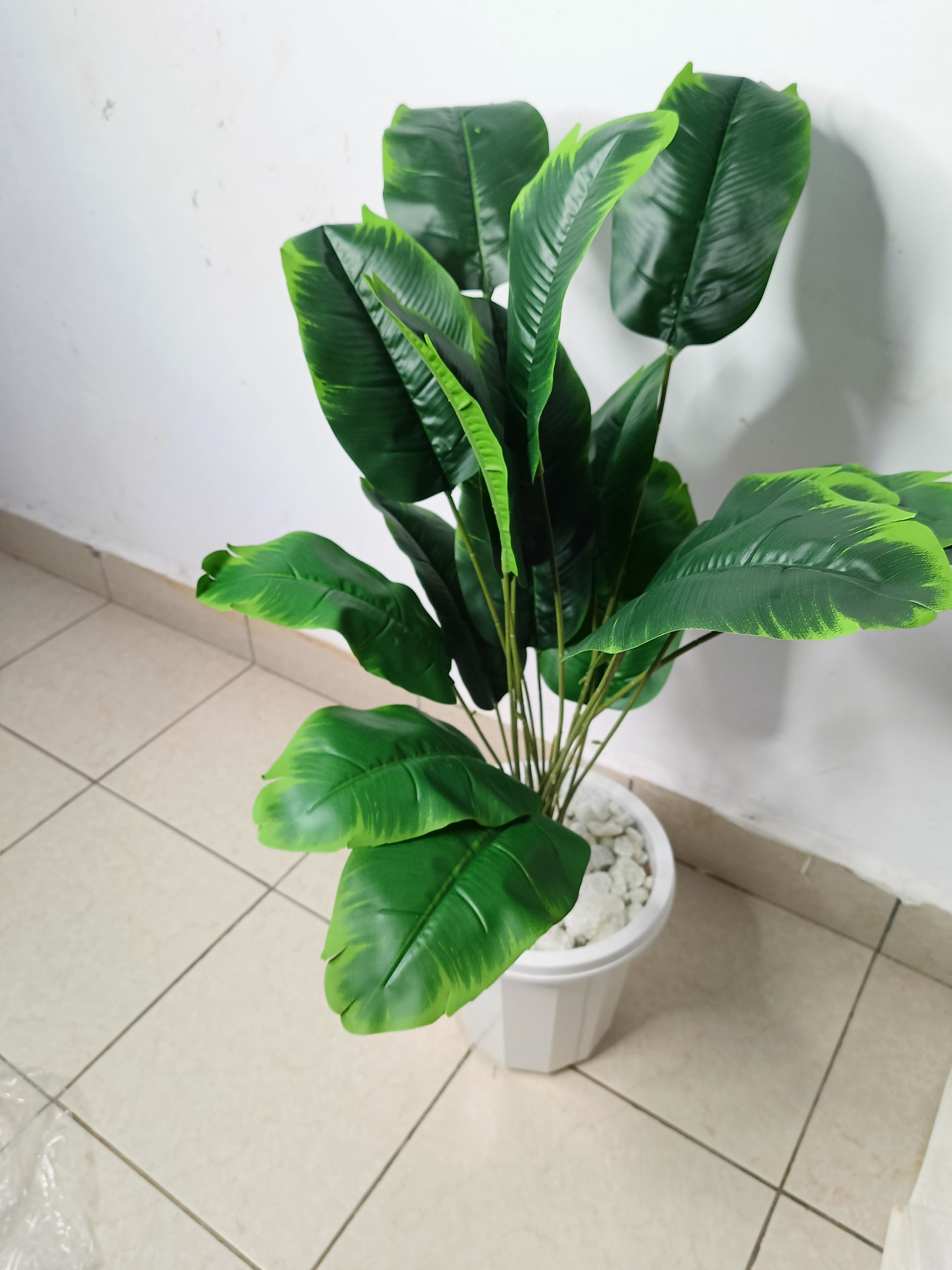 Artificial Banana Patches  Flower with Decor stones and Vase - add a luxurious touch to your interior setting and the same time,