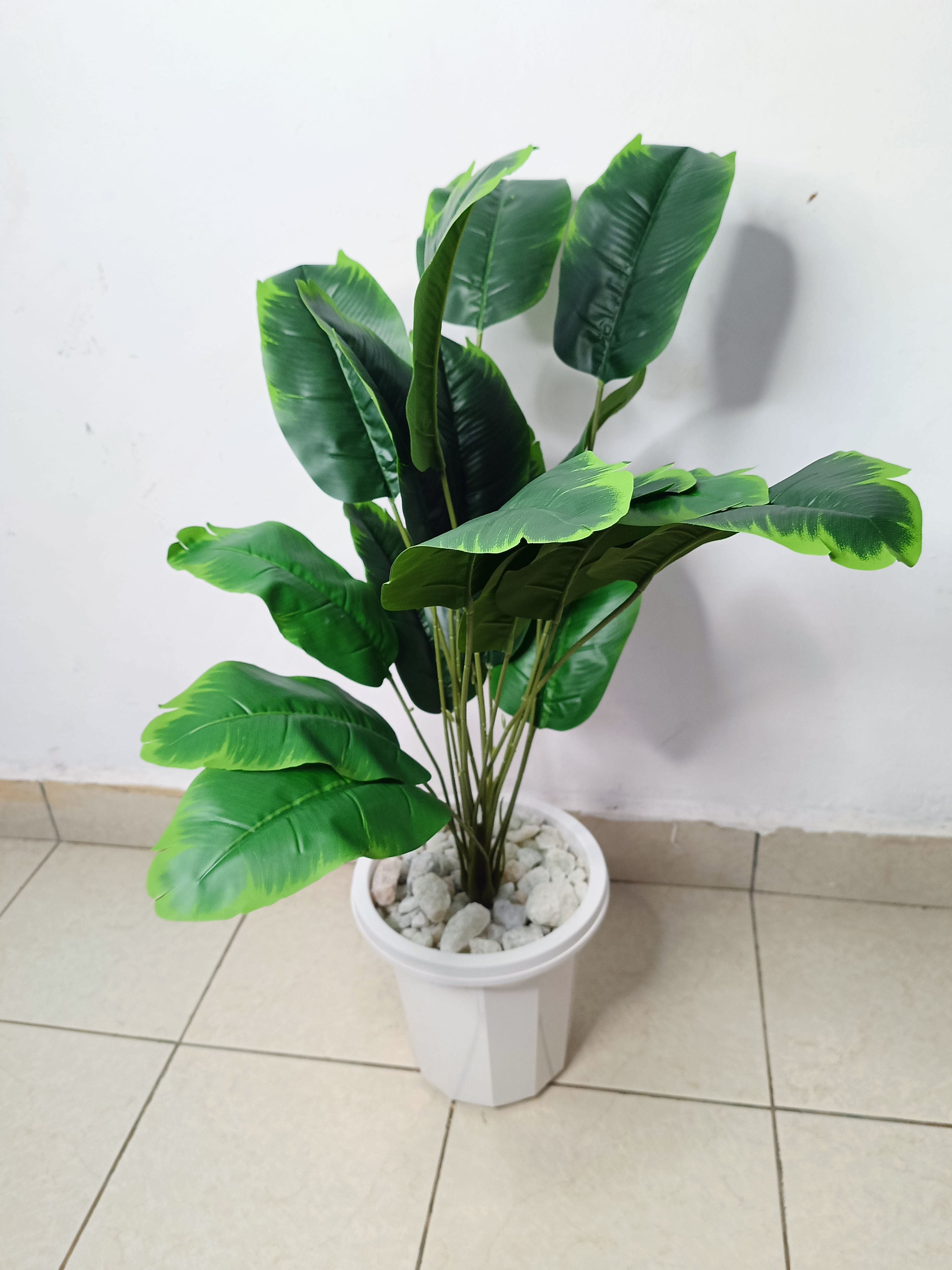 Artificial Banana Patches  Flower with Decor stones and Vase - add a luxurious touch to your interior setting and the same time,