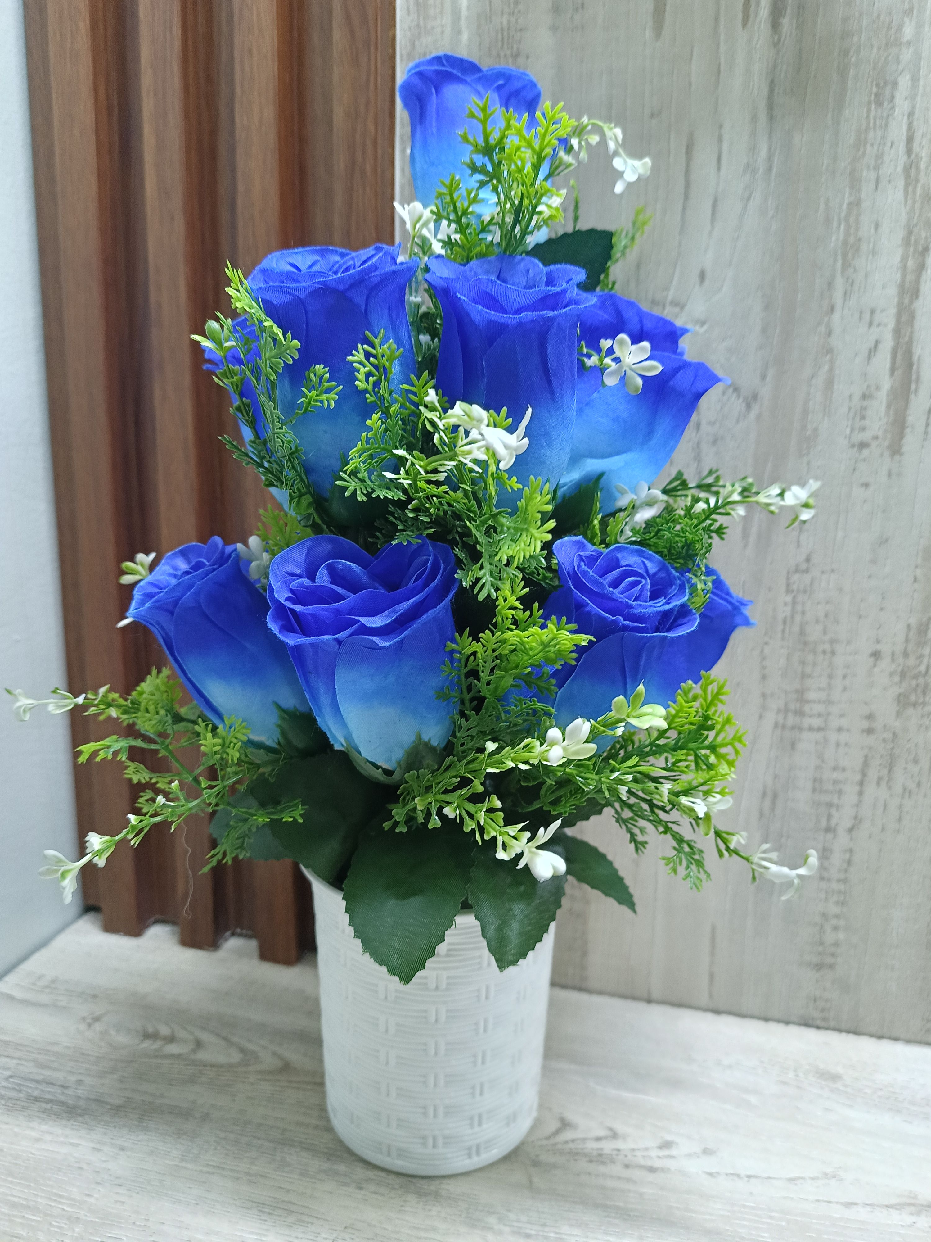 Table Top Artificial Rose Flower- add a luxurious touch to your interior setting and the same time