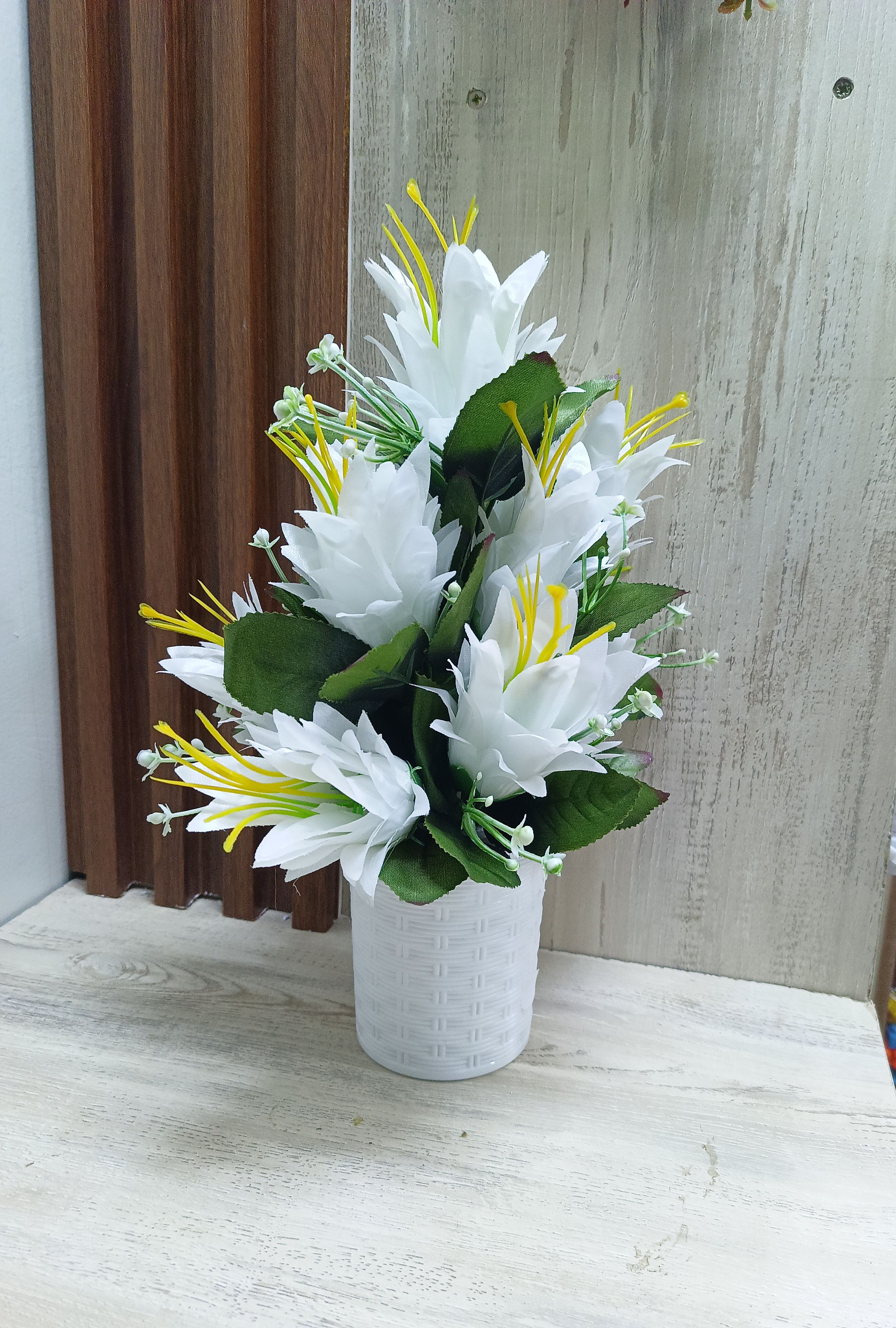 Lily Table Top Artificial Lily Flower- add a luxurious touch to your interior setting and the same time