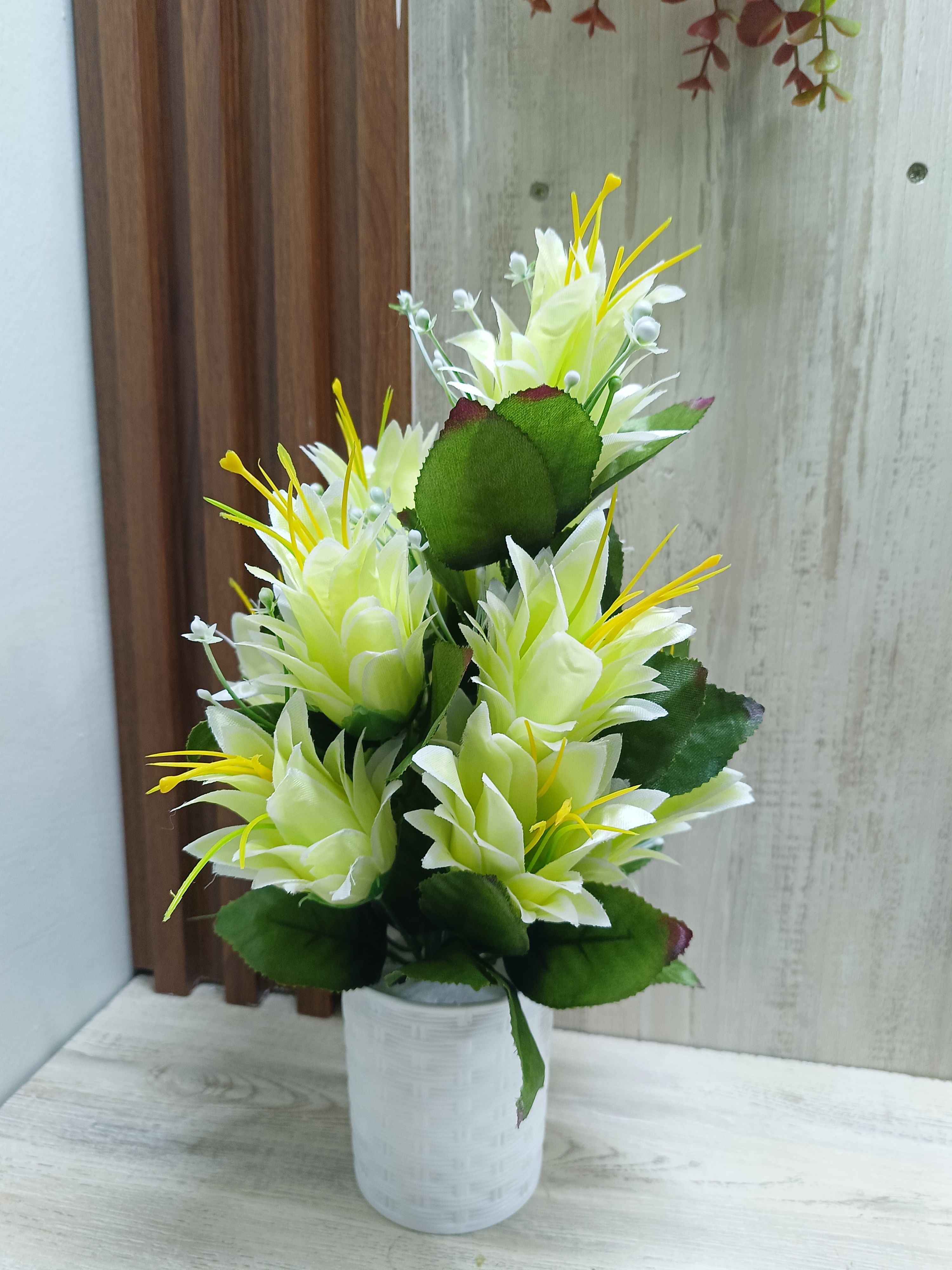 Lily Table Top Artificial Lily Flower- add a luxurious touch to your interior setting and the same time