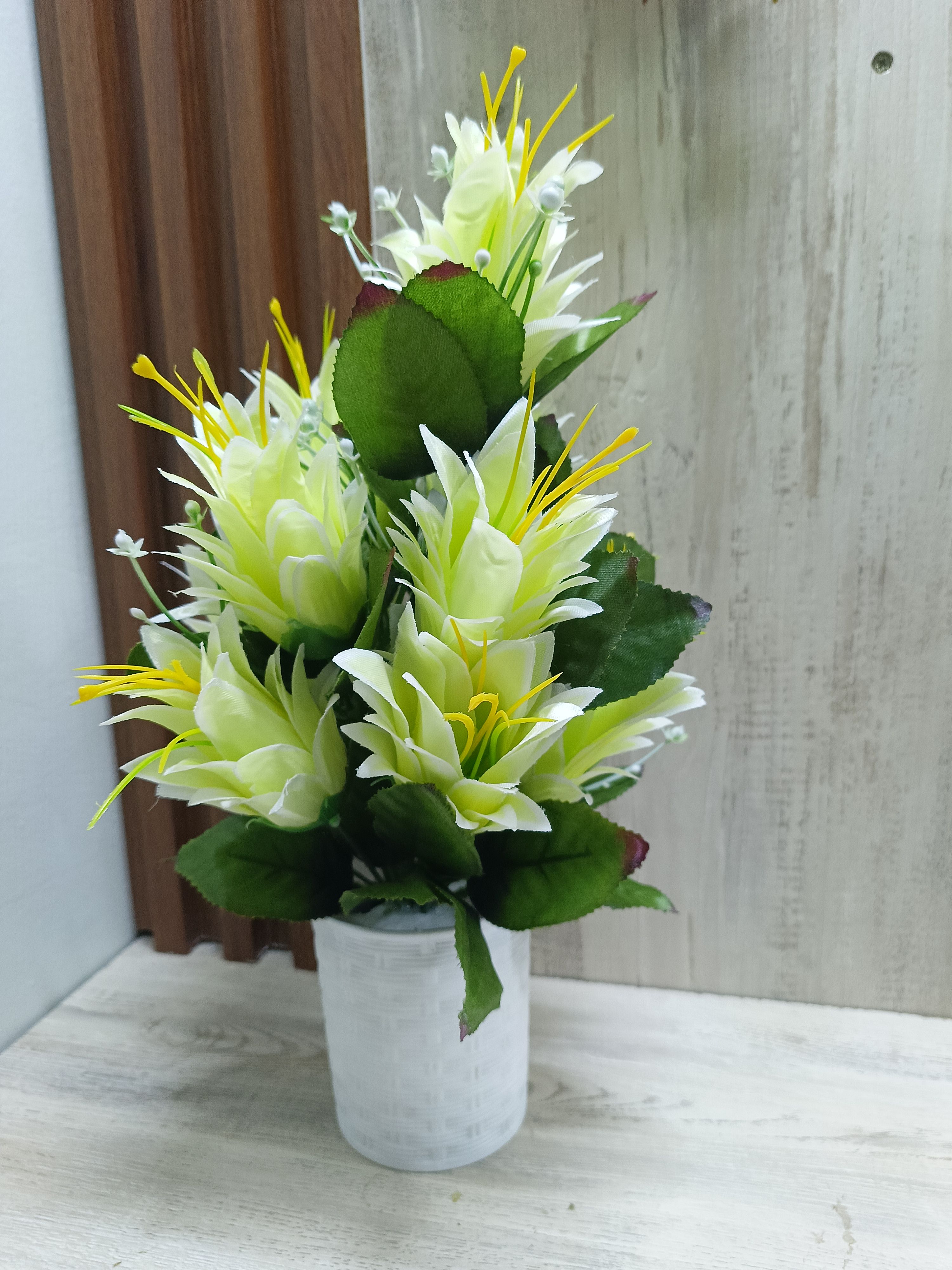 Lily Table Top Artificial Lily Flower- add a luxurious touch to your interior setting and the same time