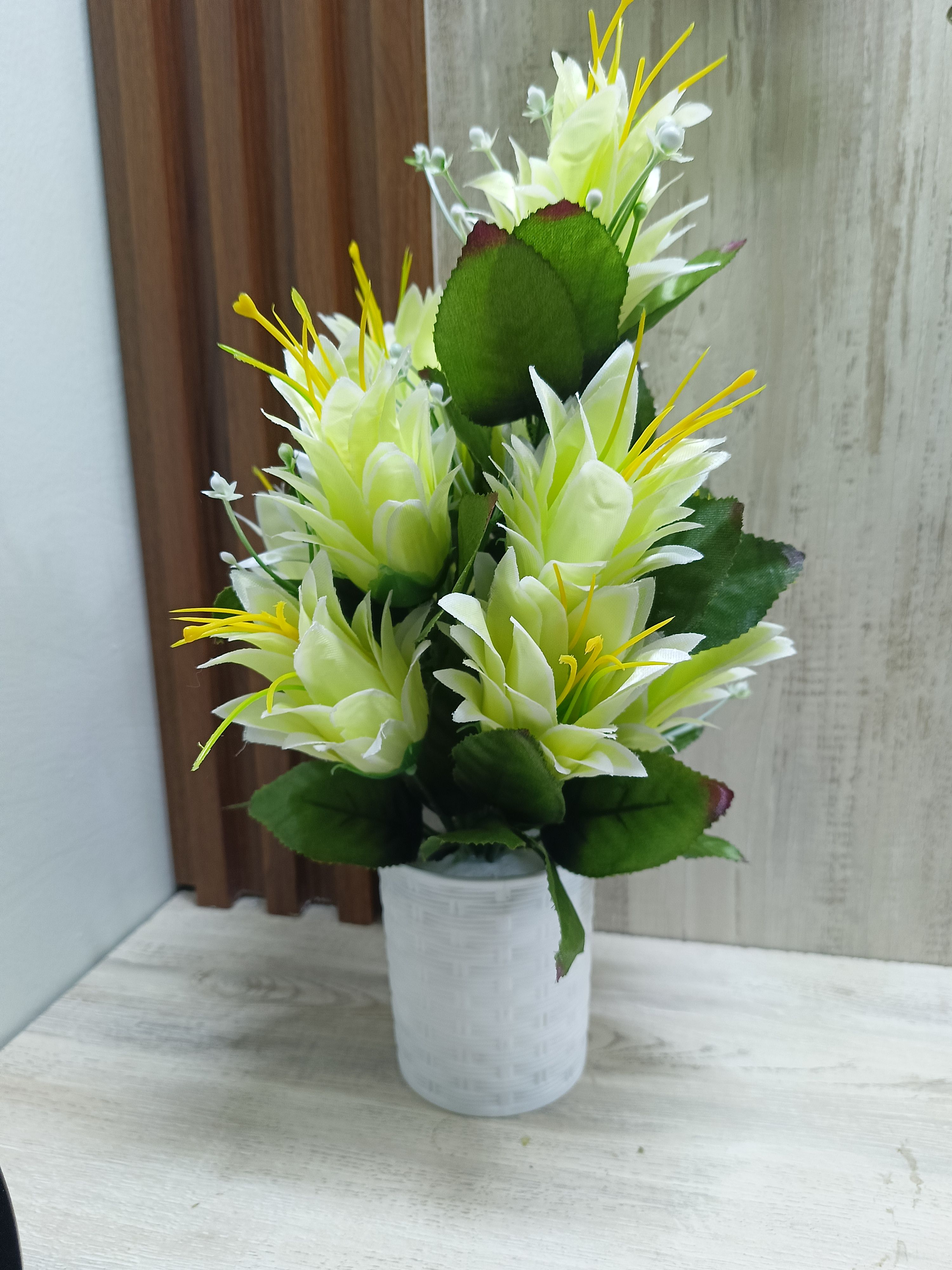 Lily Table Top Artificial Lily Flower- add a luxurious touch to your interior setting and the same time