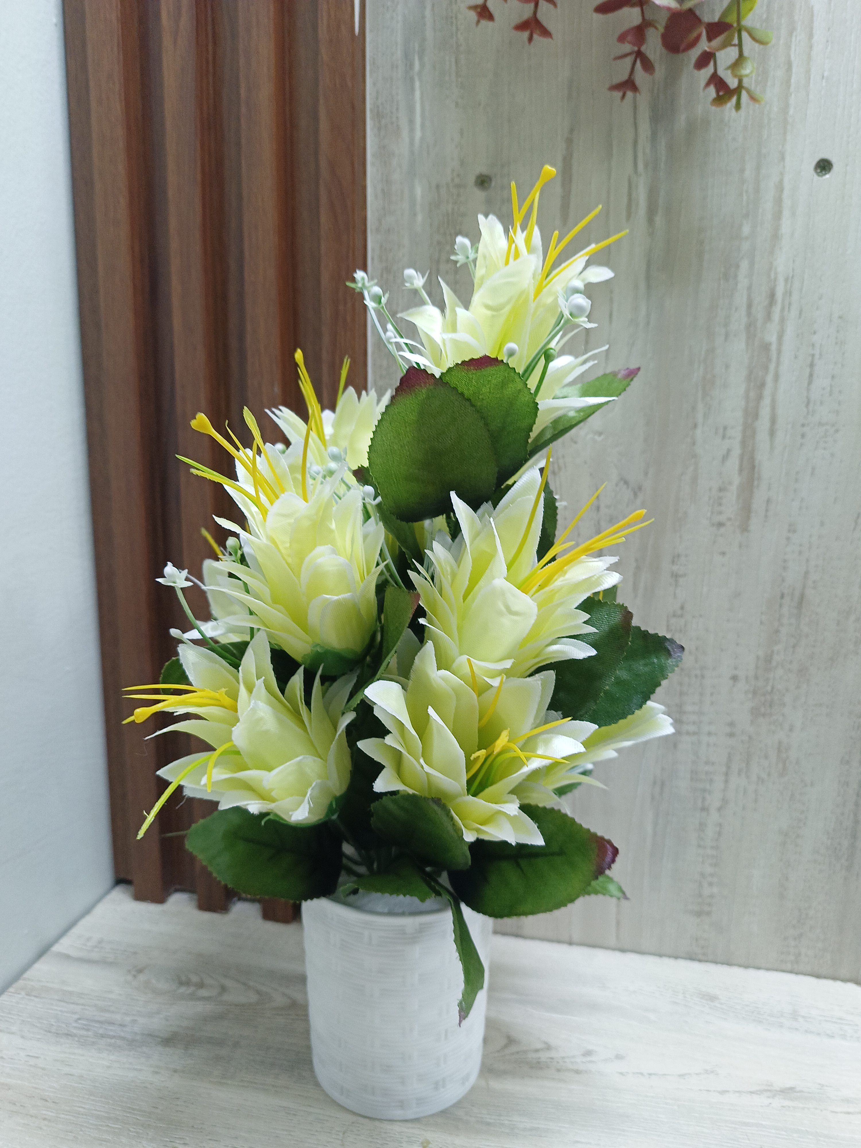 Lily Table Top Artificial Lily Flower- add a luxurious touch to your interior setting and the same time