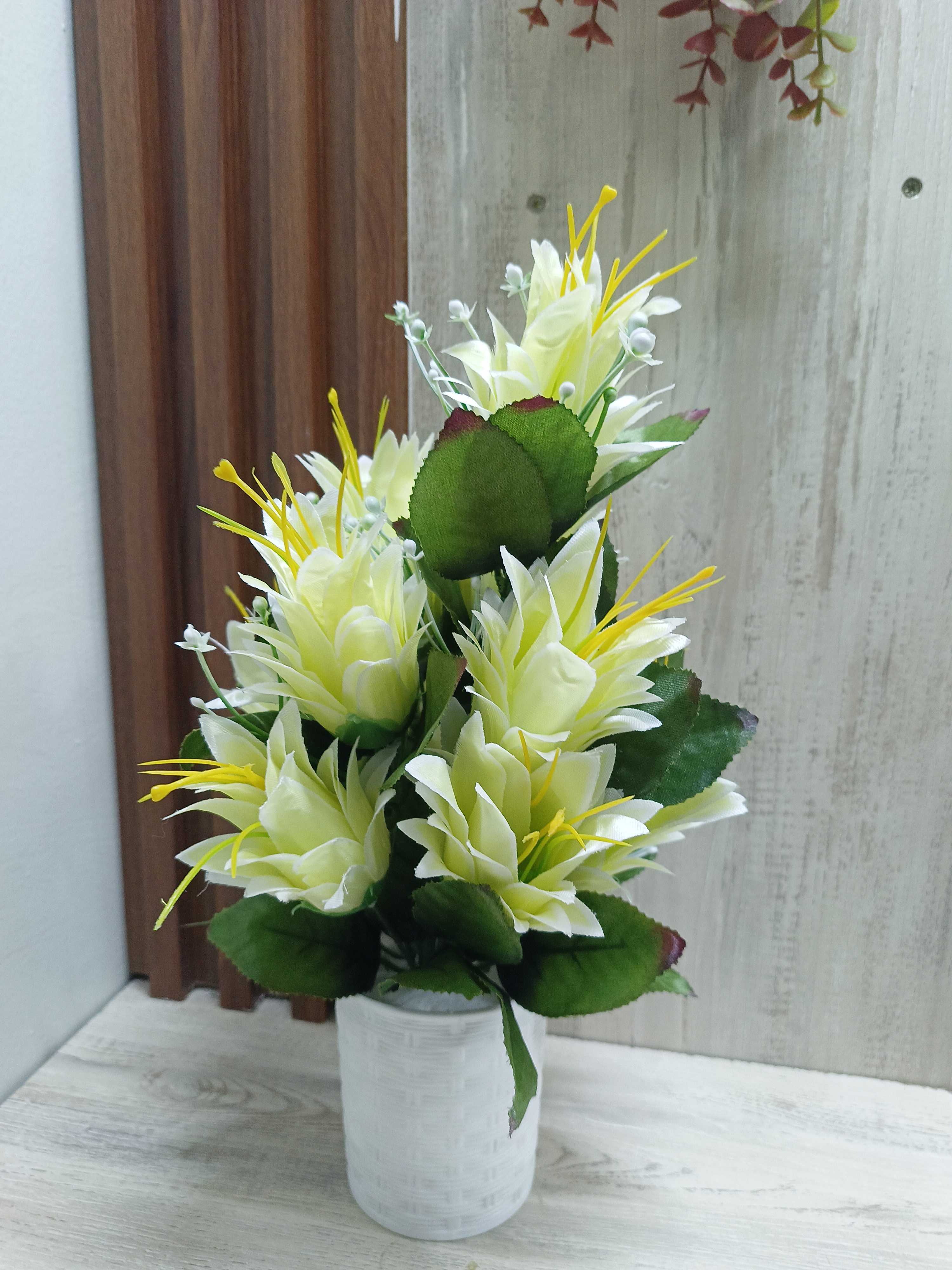 Lily Table Top Artificial Lily Flower- add a luxurious touch to your interior setting and the same time