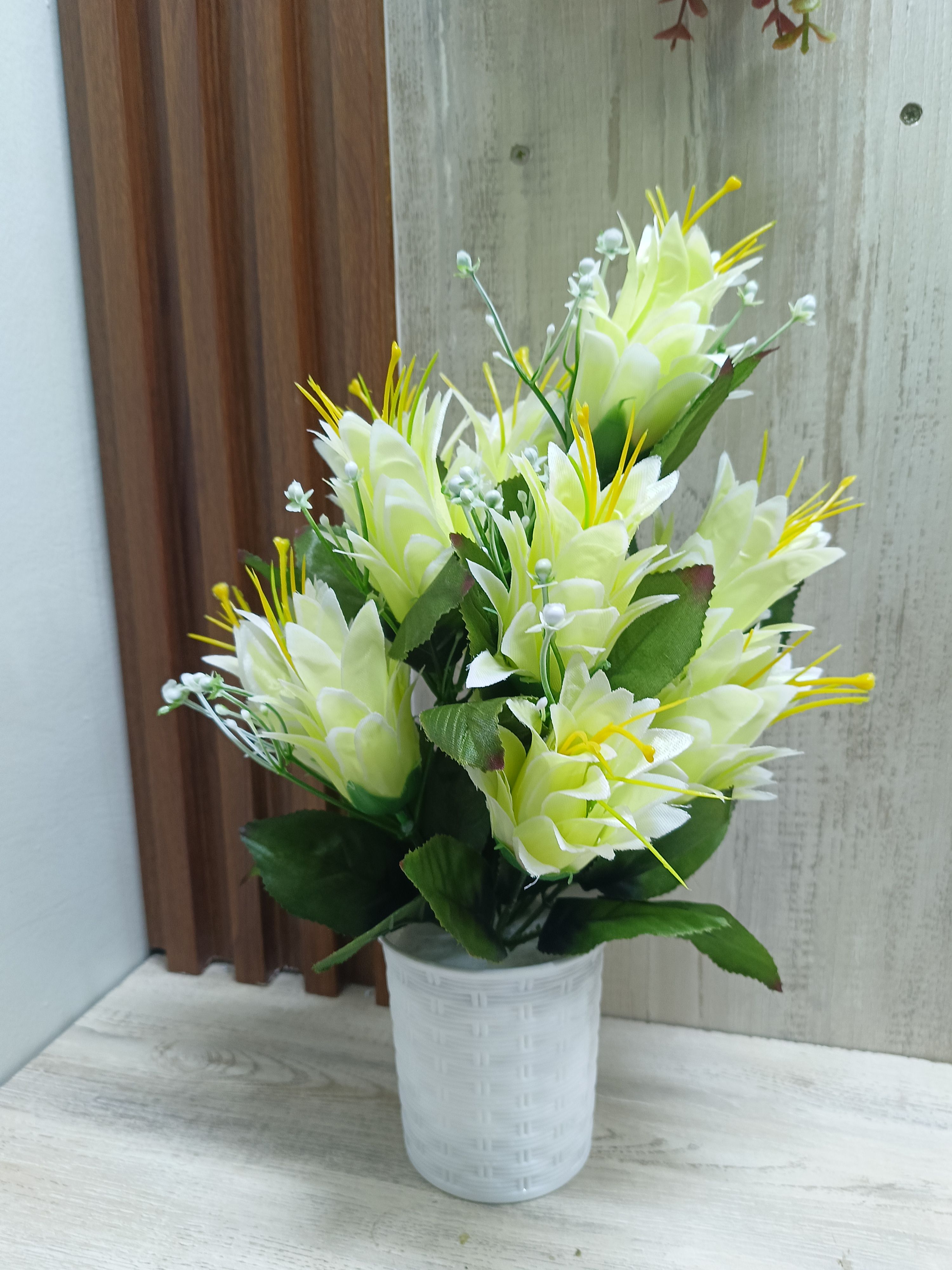 Lily Table Top Artificial Lily Flower- add a luxurious touch to your interior setting and the same time