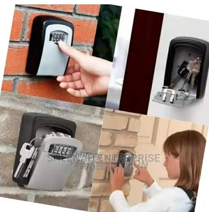 Weatherproof Wall-mounted Key Safe with Password Key Box Key Lock Box