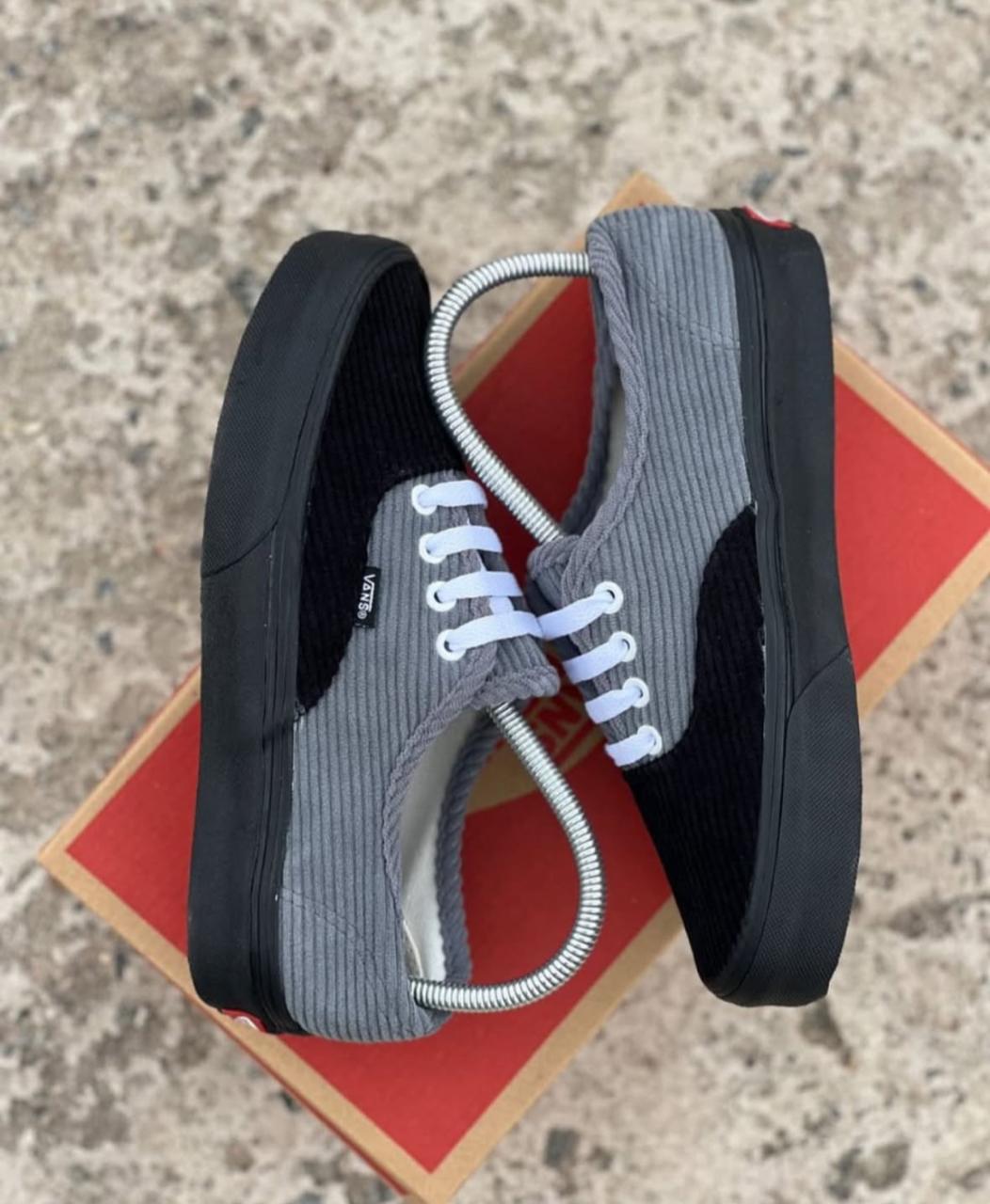 Classic Corduroy Vans off the Wall Unisex Mens and Womens Shoes Comfortable Lace Up Sneakers Fashionable Gentlemen Shoes Low Dunk Rubbers